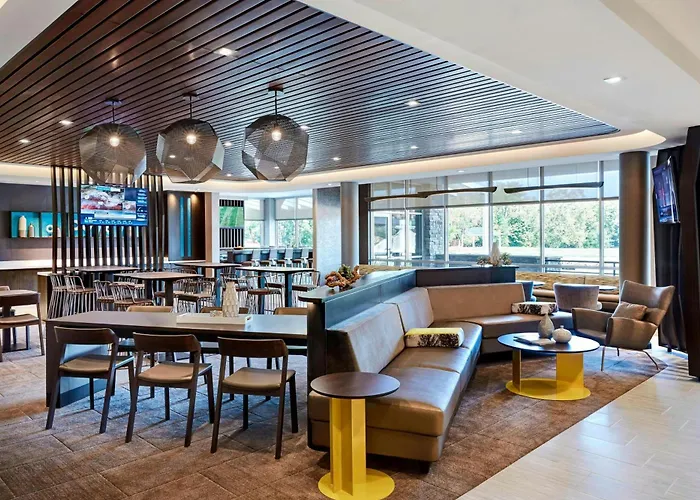 Hotel Springhill By Marriott *